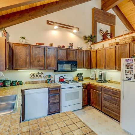 Grizzly Cabin Траки Экстерьер фото