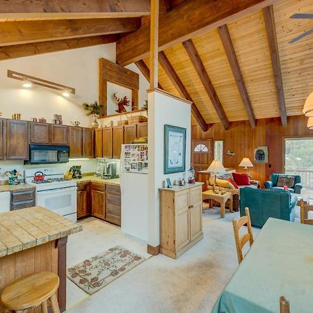 Grizzly Cabin Траки Экстерьер фото