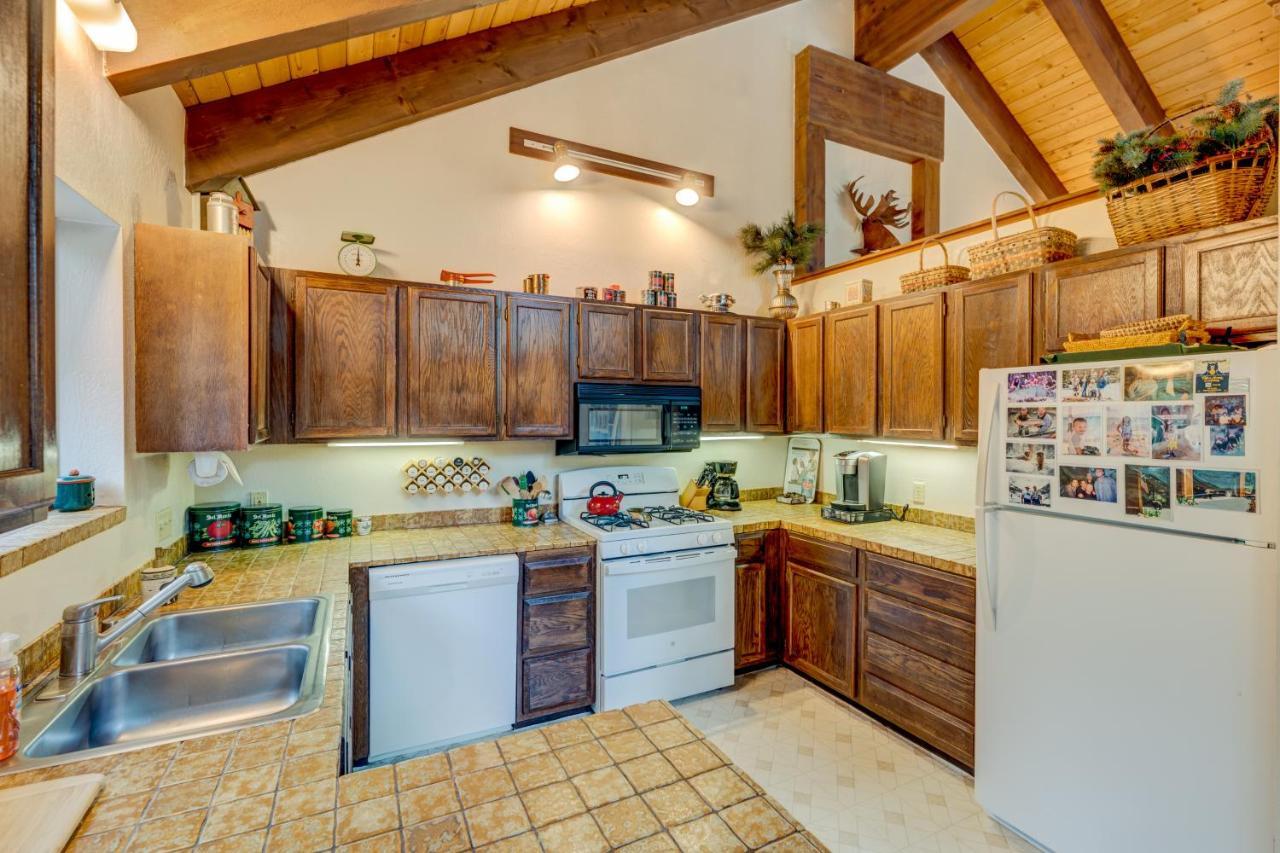 Grizzly Cabin Траки Экстерьер фото